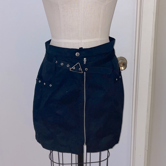 SHEIN Zip Up Belted Skirt - Picture 3 of 3